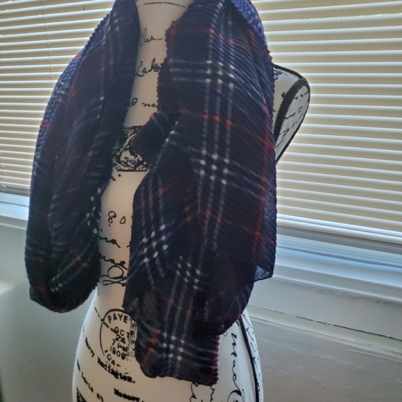 NWOT Fall Navy Blue Scarf - Picture 5 of 7